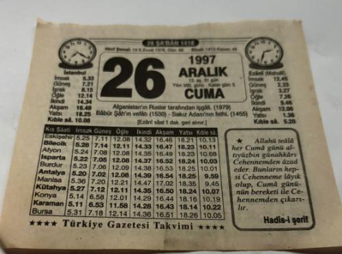 26 Aralık 1997-Orijinal Takvim Yaprağı-Doğum Günü-Söz,Nişan,Nikâh,Düğün ve Önemli Günler Hediyesi-Türkiye Gazetesi Takvimi-Ayet,Hadis (Hadis-i Şerif)-Afganistan'ın Ruslar tarafından işgali(1979)-Babür Şah'ın vefatı(1530)-Sakız Adası'nın fethi(1455)-Ramazan'ın Şerife Hürmet-Erkek:Veli,Kız:Sümeyye