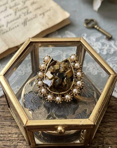 İngiliz Exquisite damgalı VİNTAGE broş