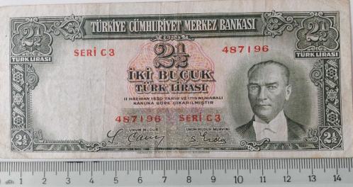 2.EMİSYON 1.TERTİP 2,5 İKİ BUÇUK TÜRK LİRASI SERİ C3 487196 NOLU NATÜREL ÇOK ÇOK TEMİZ KAĞIT PARA EN NADİRİ