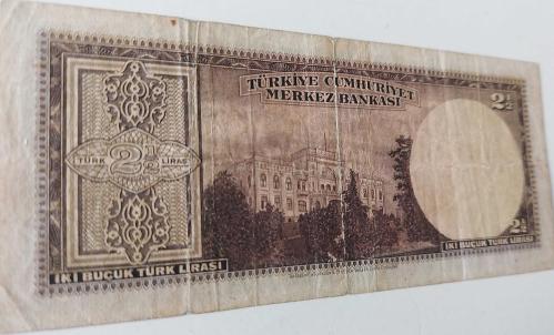 3.EMİSYON 1.TERTİP İNÖNÜ 2,5 İKİ BUÇUK TÜRK LİRASI SERİ A27 334849 NOLU NATÜREL KAĞIT PARA ÇOK NADİR