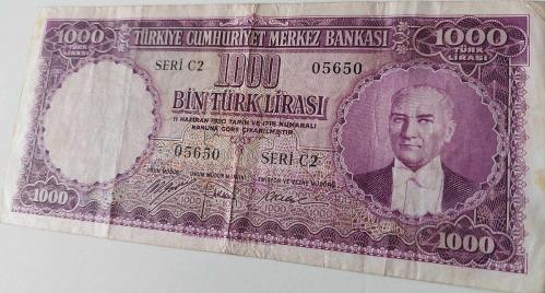5.EMİSYON 1.TERTİP 1000 TÜRK LİRASI (MOR BİNLİK) KAĞIT PARADIR SERİ C2 05650 NOLU ÇOK ÇOK TEMİZ KONDİSYONDADIR KATALOK DEĞERİ;2000 DOLAR ÇOK ÇOK NADİR