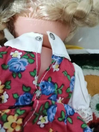 NUMARALI ÇOK ESKİ BEBEK ÖRGÜLÜ SARI SAÇLI UYUR KUSURSUZ BEBEK FIRÇA KİRPİKLİ 32 CM ÇOK GÜZEL