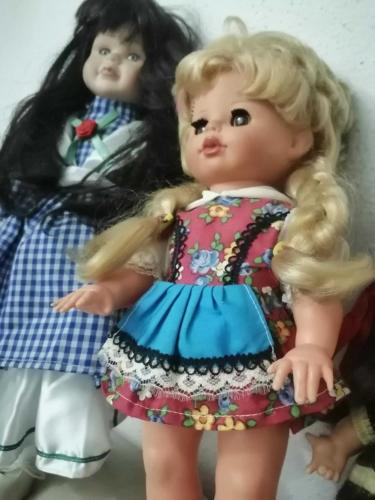 NUMARALI ÇOK ESKİ BEBEK ÖRGÜLÜ SARI SAÇLI UYUR KUSURSUZ BEBEK FIRÇA KİRPİKLİ 32 CM ÇOK GÜZEL
