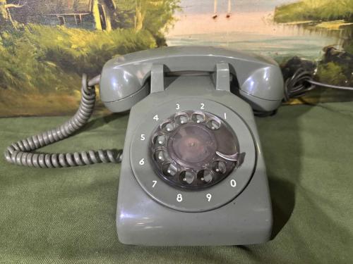antika yeşil renk masaüstü çevirmeli telefon