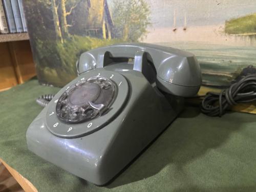 antika yeşil renk masaüstü çevirmeli telefon