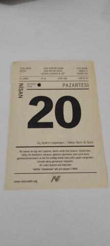 20 Nisan 2015-Orijinal Takvim Yaprağı-Doğum Günü-Söz,Nişan,Nikâh,Düğün ve Önemli Günler Hediyesi-Nesin Vakfı Takvimi-Vakıf'ta ''Uzaklardan'' adlı şiiri yazıyor (1984).-Bizim Apartmanın Sahibi-Aziz Nesin'in Damda Deli Var adlı kitabından.