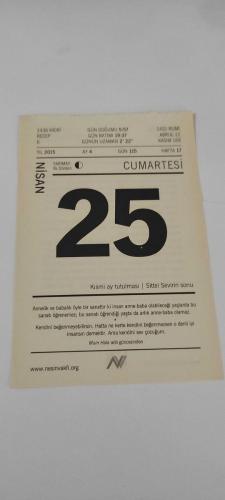 25 Nisan 2015-Orijinal Takvim Yaprağı-Doğum Günü-Söz,Nişan,Nikâh,Düğün ve Önemli Günler Hediyesi-Nesin Vakfı Takvimi-Bizim Apartmanın Sahibi-Aziz Nesin'in Damda Deli Var adlı kitabından.