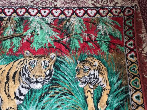 Antika Duvar Halısı KAPLAN AİLESİ TEMALI NADİR MODEL 110X160 CM