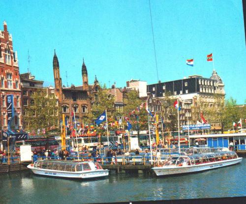 KARTPOSTAL - Amsterdam / HOLLANDA