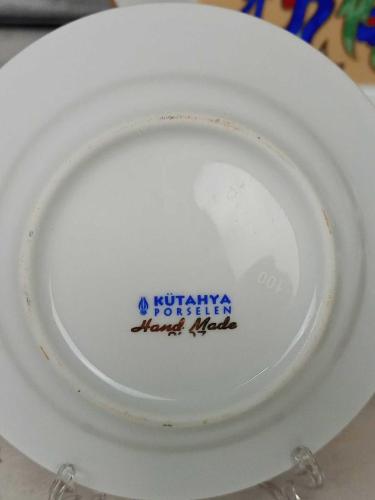 Koleksiyonluk Sanat Eseri Kütahya Porselen El Boyama & Altın Yaldızlı Kahve Fincan Seti (2008)