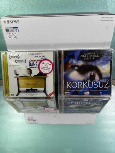 İKİ FİLM BİRDEN. KÖPEKBALIKLARIYLA DANS - KORKUSUZ