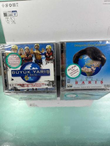 İKİ FİLM BİRDEN. BÜYÜK YARIŞ - SONSUZ BARIŞ