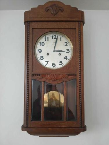 1960 YILLARI ALMAN JUNGHANS MARKA GONGLU KURMALI ANTİKA DUVAR SAATİ FAAL ÇALIŞIR DURUMDA