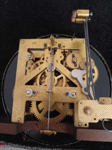 1960 YILLARI ALMAN JUNGHANS MARKA GONGLU KURMALI ANTİKA DUVAR SAATİ FAAL ÇALIŞIR DURUMDA