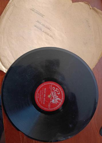 Belki Bir Sabah - Derdimden Anlıyan Yok ( 78 Devir TAŞ PLAK) - Açıklamayı okuyunuz