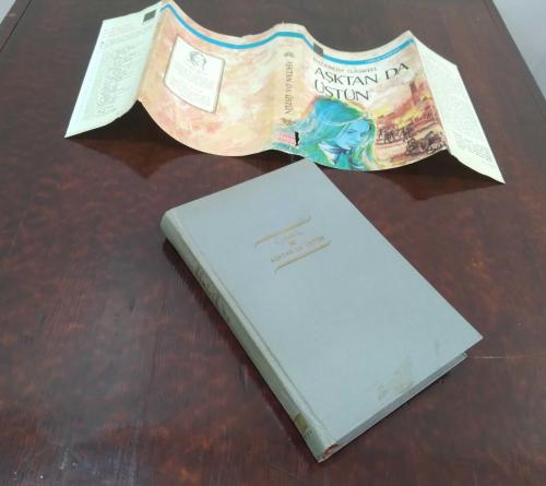 AŞKTAN DA ÜSTÜN.. Mary Barton (1848).. Elizabeth Gaskell.. (İlk Roman / HAYAT 1.baskı-1972).. total 2.baskı.. şömizli-ciltli.. Altın Kalem Klasikler