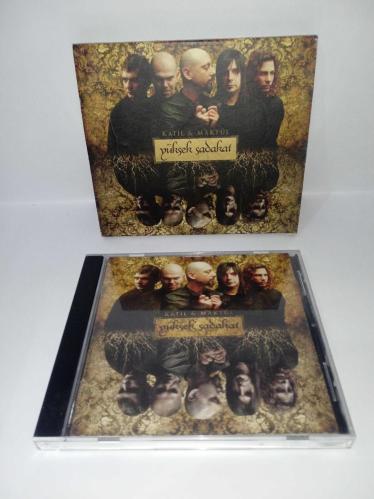 Cd Yüksek Sadakat Katil & Maktül albümü. Orijinal. Disk 10 üzerinden 9.5 sorunsuz çalışıyor. Kartonet tertemiz Koleksiyonluk