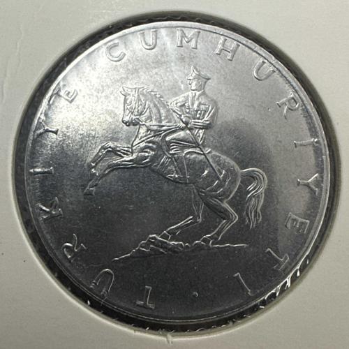 Türkiye 5 Lira 1976. Karton Kapamasında.