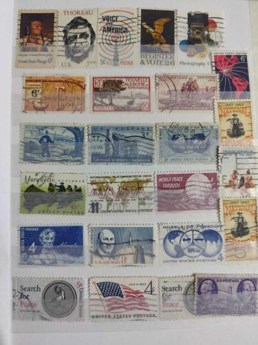 Orta Boy Defter İçerisinde Dünya Pulları Koleksiyonu - P15