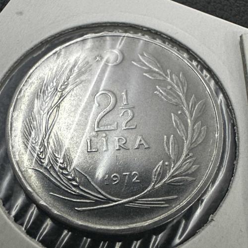 Türkiye 2½ Lira 1972. Karton Kapamasında.