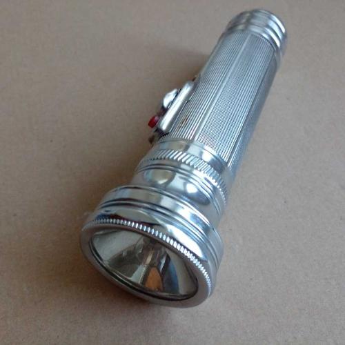 Eskilerden Temiz Vintage Metal El Feneri - Çalışır Durumda