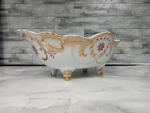 Antika Formunda, Altın Yaldızlı ve Floral Motifli Avrupa Porselen Sunumluk