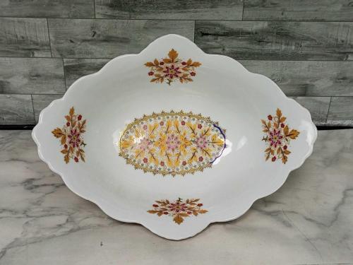 Antika Formunda, Altın Yaldızlı ve Floral Motifli Avrupa Porselen Sunumluk