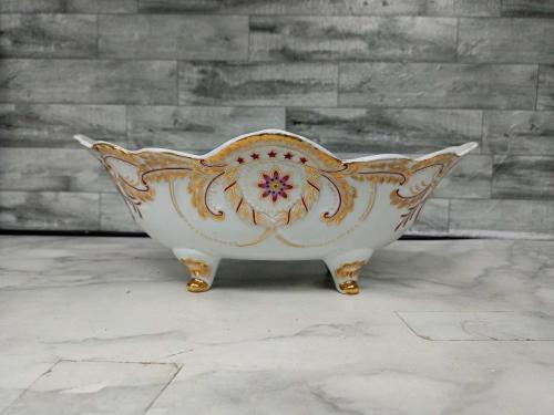 Antika Formunda, Altın Yaldızlı ve Floral Motifli Avrupa Porselen Sunumluk
