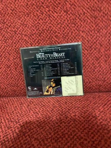 Disney Beauty And The Beast - The New Hit Musical Müzik Cd ( kabı hasarlı )