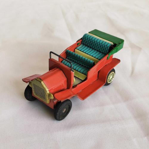 ESKİ TENEKE KLASİK ARABA (Japon)