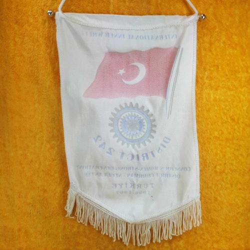 INTERNATIONAL INNER WHEEL DISTRICT 242 TÜRKİYE 1996-1997 TÜRK BAYRAĞI GÖRSELLİ FLAMA