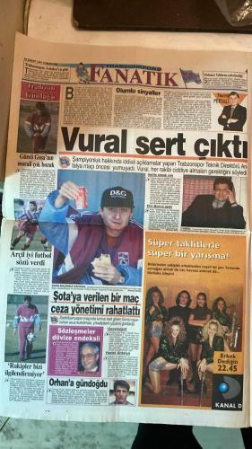 FANATİK SPOR GAZETESİ - TURKISH NEWSPAPER - DOĞUM GÜNÜ HEDİYESİ  - EKSİKSİZ TAM TAKIM GAZETE - 15 ŞUBAT 1997 - SAYI: 453 - VESELİNOVİÇ - RIDVAN DİLMEN - RASİM KARA - YILMAZ VURAL - NECATİ BİLGİÇ - İSMET TONGO - AHMET ÇAKAR - HAKAN ŞÜKÜR - HAGİ - VOLKAN - K.HAKAN - SUAT - ÜMİT - FETİ - ERGUN GÜRSOY - FARUK SÜREN - ERDAL ALPAY - PASİM KARA - OĞUZ - AYKUT - METİN AŞIK - CEMİL TURAN - YURDAĞEN KARAHASAN - BU VATAN HEPİMİZİN - GERÇEK SPOR GAZETESİ - FANATİK - GALATASARAY’IN SARIYER DÖNÜM NOKTASI - DEVLERİN KADER MAÇI - RIDVAN ÇİFTE KAZA GEÇİRDİ - KUPA VE LİGDE MAÇ SAATLERİ AÇIKLANDI - TÜRK KAYAKÇI İSVEÇ’TE KAYBOLDU - DERBİYE 24 SAAT KALA KANARYA DA KARTAL DA PROBLEMLİ - HÖGH SAKAT SAKAT OYNUYOR - KARTAL İNÖNÜ’DE YENİLMEZ ARMADA - STARLAR KORKUTUYOR - AMOKACHI ÜLKESİNDEN DÖNMEDİ - TERİM’İN BÜYÜK KUMARI - VOLKAN FEDAKARLIK ZAMANI - ŞOVU BIRAK GOLE BAK - FORMA SAVAŞI - SON İDMANA TAM KADRO - GALİBİYET KAÇINILMAZ - FETİ FORMAYI YENİDEN KAPTI - CİM BOM’DA KONGRE GÜNÜ - TARAFTARA DEKLARASYON - TE