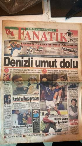 FANATİK SPOR GAZETESİ - TURKISH NEWSPAPER - DOĞUM GÜNÜ HEDİYESİ  - EKSİKSİZ TAM TAKIM GAZETE - 28 ŞUBAT 1997 - SAYI: 466 - RIDVAN DİLMEN - SERDAR BİLGİLİ - ALİ ŞEN - SERGEN - RECEP - ALPAY - HAGİ - HAKAN ŞÜKÜR - ILIE - ARİF - FATİH TERİM - BÜLENT - FETİ - CELAL GÜRCAN - AHMET SAN - BURHAN USLU - ENDİR ERKEK - ORHAN YILDIRIM - AYKUT AKICI - EROL DEMİRKOL - KARAÇAY - BU VATAN HEPİMİZİN - GERÇEK SPOR GAZETESİ - FANATİK - FANATİK FARKI - FUTBOLUMUZDA DEVRİM - DENİZLİ UMUT DOLU - HOLLANDA BASINI: TÜRKLER ŞAHANE - SİFO ZİRVE İÇİN İDDİALI - 2004 İÇİN ÇOK YOL KATETTİK - KARTAL’IN KUPA PROVASI: RAKİP ÇANAKKALE - ŞEN İMZA TÖRENİNDE GÜRLEDİ - FENER’DEN BÜYÜK KUPA - EKREM KURT VEFAT ETTİ - GERÇEK ŞOTA’YI BEN DE ÖZLEDİM - HIDDINK: KORKAKLAR - CİM BOM MICHAEL’I ÇAĞIRDI - FETİ’YE ÖZEL HAP GELİYOR - ÇEVRECİ GALATASARAY: 100 FİDAN DİKİLDİ - İKİNCİ KEZ HAKAN’SIZ - FLORYA YEŞİLLENDİ - DERNEKTE KONGRE - VEDAT’IN SAKATLIĞI NÜKSETTİ - TERİM İSTEDİ: ILIE OYNUYOR - GALATASARAY 6-1 KARAGÜMRÜK (ÖZEL MAÇ) - HOLL - İdil Koleksiyon
