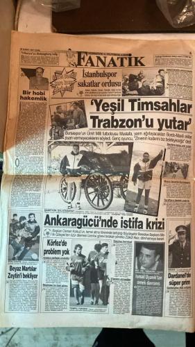 FANATİK SPOR GAZETESİ - TURKISH NEWSPAPER - DOĞUM GÜNÜ HEDİYESİ  - EKSİKSİZ TAM TAKIM GAZETE - 28 ŞUBAT 1997 - SAYI: 466 - RIDVAN DİLMEN - SERDAR BİLGİLİ - ALİ ŞEN - SERGEN - RECEP - ALPAY - HAGİ - HAKAN ŞÜKÜR - ILIE - ARİF - FATİH TERİM - BÜLENT - FETİ - CELAL GÜRCAN - AHMET SAN - BURHAN USLU - ENDİR ERKEK - ORHAN YILDIRIM - AYKUT AKICI - EROL DEMİRKOL - KARAÇAY - BU VATAN HEPİMİZİN - GERÇEK SPOR GAZETESİ - FANATİK - FANATİK FARKI - FUTBOLUMUZDA DEVRİM - DENİZLİ UMUT DOLU - HOLLANDA BASINI: TÜRKLER ŞAHANE - SİFO ZİRVE İÇİN İDDİALI - 2004 İÇİN ÇOK YOL KATETTİK - KARTAL’IN KUPA PROVASI: RAKİP ÇANAKKALE - ŞEN İMZA TÖRENİNDE GÜRLEDİ - FENER’DEN BÜYÜK KUPA - EKREM KURT VEFAT ETTİ - GERÇEK ŞOTA’YI BEN DE ÖZLEDİM - HIDDINK: KORKAKLAR - CİM BOM MICHAEL’I ÇAĞIRDI - FETİ’YE ÖZEL HAP GELİYOR - ÇEVRECİ GALATASARAY: 100 FİDAN DİKİLDİ - İKİNCİ KEZ HAKAN’SIZ - FLORYA YEŞİLLENDİ - DERNEKTE KONGRE - VEDAT’IN SAKATLIĞI NÜKSETTİ - TERİM İSTEDİ: ILIE OYNUYOR - GALATASARAY 6-1 KARAGÜMRÜK (ÖZEL MAÇ) - HOLL