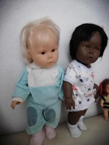 2 ADET BERJUSA DAMGALI ET BEBEKLER, SARI SAÇLI VE KARA BEBEK ERKEK CİNSİYETLİ EĞİTİCİ OYUNCAK BEBEK BOY 45 CM