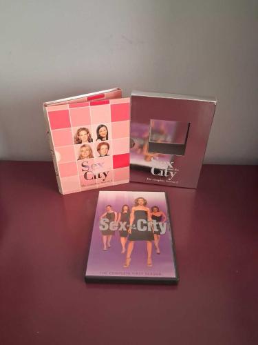 Dvd Film Sex And The City Sezon 1 Ve 2 5 Dvd Orijinal - Çiziksiz Bölge 2 İngilizce Türkçe Yok Arşiv Nadir Koleksiyon hergün Yeni ürün