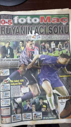 FOTOMAÇ SPOR GAZETESİ - TURKISH NEWSPAPER - DOĞUM GÜNÜ HEDİYESİ  - EKSİKSİZ TAM TAKIM GAZETE -21 EKİM 1999  HASMET BABAOĞLU - ERHAN ONAL - GÖKMEN ÖZDENAK - AHMET ÇAKIR - HAKKI YALÇIN - LEVENT TÜZEMEN - KAYA ÇİLİNGİROĞLU - VITOR MELO PEREIRA - FATİH TERİM - MEHMET CANSUN - ALİ DÜRÜST - GIANLUCA VIALLI  TARAFTAR - RÜYANIN ACI SONU - SPOR SEVGİ BARIŞ VE DOSTLUKTUR - 23 YIL SONRA HEZİMET - NEDİR BU? - BURAYA KADAR - GERÇEKLER ACI - BİR BİLET 100 MİLYON LİRA - İNANAMIYORLAR - MASALIN SONU - SUNİ CEHENNEM - YÜREKSİZLİK - ŞEREFLİ YENİLGİ - FUTBOLDA KALİTE VARDIR - TERİM ACI KONUŞTU - GÜCÜMÜZ BU KADAR - HEPİMİZ KAHROLDUK  GALATASARAY 0 - 5 CHELSEA   - GALATASARAY  CHELSEA  HERTHA BERLİN  MILAN