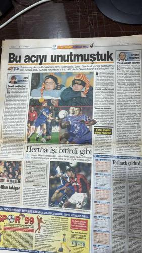 FOTOMAÇ SPOR GAZETESİ - TURKISH NEWSPAPER - DOĞUM GÜNÜ HEDİYESİ  - EKSİKSİZ TAM TAKIM GAZETE -21 EKİM 1999  HASMET BABAOĞLU - ERHAN ONAL - GÖKMEN ÖZDENAK - AHMET ÇAKIR - HAKKI YALÇIN - LEVENT TÜZEMEN - KAYA ÇİLİNGİROĞLU - VITOR MELO PEREIRA - FATİH TERİM - MEHMET CANSUN - ALİ DÜRÜST - GIANLUCA VIALLI  TARAFTAR - RÜYANIN ACI SONU - SPOR SEVGİ BARIŞ VE DOSTLUKTUR - 23 YIL SONRA HEZİMET - NEDİR BU? - BURAYA KADAR - GERÇEKLER ACI - BİR BİLET 100 MİLYON LİRA - İNANAMIYORLAR - MASALIN SONU - SUNİ CEHENNEM - YÜREKSİZLİK - ŞEREFLİ YENİLGİ - FUTBOLDA KALİTE VARDIR - TERİM ACI KONUŞTU - GÜCÜMÜZ BU KADAR - HEPİMİZ KAHROLDUK  GALATASARAY 0 - 5 CHELSEA   - GALATASARAY  CHELSEA  HERTHA BERLİN  MILAN