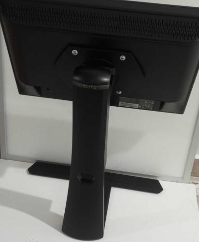 ViewSonic 27” Ergonomik 10 cm VESA Monitör Ayak Standı (Pivot , Vidalar dahil , İkinci El)