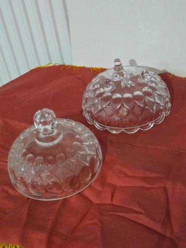 ViNTaGe AVRUPA KRİSTAL KaPaKLı ve 3 top ayaklıŞEKERLİK..