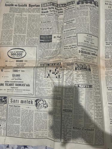 YENİ İSTANBUL GAZETESİ - DOĞUM GÜNÜ HEDİYESİ (TURKISH NEWSPAPPER) - 29 OCAK 1953 - SADECE DÖRT SAYFADIR -Mountbatten-Theodor Körner-Habib Edib-Robertson-Neyzen Tevfik-Faik Baysal-Fikret Arıt-Ayşe Nur-Hüseyin Avni Şanda-YENİ İSTANBUL-Atina görüşmeleri dün nihayet buldu-General Robertson dün İzmir’e geldi-İslâm âleminde kadın-Mısır ve Sudan Mukaddes Cihad ilan etmeye hazır-Neyzen Tevfik’i dün kaybettik-Empress of Canada transatlantiği böyle yanıyor-Büyük kardeşim Atatürk-ŞEHİR HABERLERİ-Eski hamam eski tas-Ustaoğlu’nun açtığı her iki davaya da dün bakıldı-Necip Fazıl nihayet dün Malatya’ya gönderildi-Ticaret Filomuzda denizde can ve mal emniyeti-Küçük insanlar-SPOR-Fenerbahçenin Adaletle beraberlik sebebi nedir-Edebiyatımız ve Realite Davası-İstanbulda kaç çeşit vasıta var-Türk filmciliğinin davaları nelerdir-Japon takımı hakkında malumat-Basketbolda İstanbul Kız Lisesi şampiyon-Suni böbrekli çocuk dün öldü-Bir boksör öldü-Selanik Bankasının-İstanbulda 12 nci Hukuk Yargıçlığından-Denizli