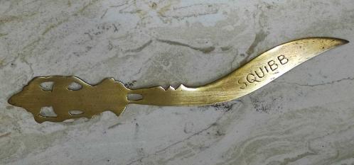 20421-KOLEKSİYONLUK PİRİNÇ RAUTRAX YAZILI İNSAN FİGÜRLÜ KAMA FORMUNDA ZARF AÇACAĞI