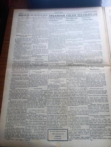 Hakimiyeti Milliye Gazetesi - Turkish Newspaper - 20 Haziran 1934 - İran Şahinşahı hazretlerinin Ankara'da geçirdikleri dördüncü gün - İran şahı Dün halkevinde tertip edilen öz soy piyesini Gazi Mustafa Kemal Atatürk hazretleri ile beraber seyrettiler Fotoğrafı - İsmetpaşa kız enstitüsü'nde  muallimler Şahinşah hazretlerine takdim edildi fotoğraf - Öz soy piyesinden bir sahne fotoğraf - Amerika'nın alacakları - Hitler Mussolini'yi berline davet etti - Japonya ve Sovyetler hakkında - muhafız bisikletçileri Urfa'ya vardılar - memleket postası - Roman insanlığın hali yazan Andre Malro Yazı Dizisi - iktisadi bakımından İran - Şahinşah hazretlerinin saraylarının kapısı Fotoğrafı - Tahran'da Milli meclis binası Fotoğrafı - Bizim Akdeniz yazan Falih Rıfkı Atay - gece yarısı kulübü Clive Brook tarafından - ben fahişe miyim filmi yeni sinemada - 20000 senelik kürek mahkumları filmi kulüp sinemasında - teyyare piyangosu büyük ikramiye 50000 liradır -  On Yıl şapka