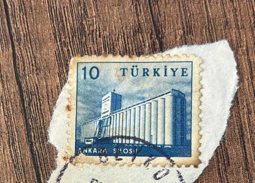 Türk Pulu - Turkish Stamp - Mektup Zarfından Kesilmiş / Postadan Geçmiş Pul Filateli -  DAMGALI - ANKARA SİLOSU TEMALI PUL, 10 PARA - Türkiye Cumhuriyeti - NOSTALJİK DOĞUM GÜNÜ HEDİYESİ