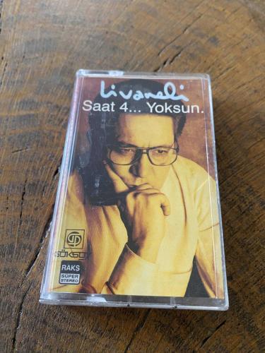 ZÜLFÜ LİVANELİ / SAAT 4 ... YOKSUN - KASET
