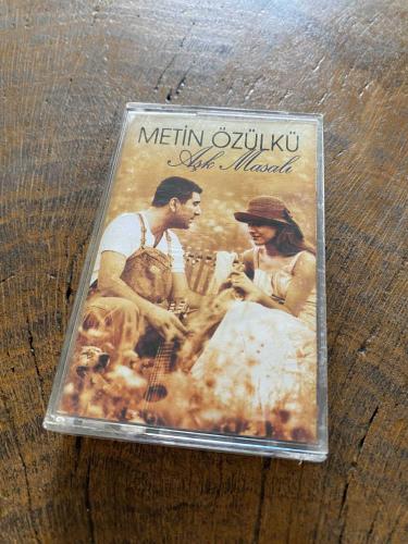 METİN ÖZÜLKÜ - AŞK MASALI - KASET