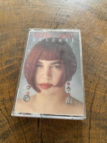 SEZEN AKSU - GÜLÜMSE - KASET