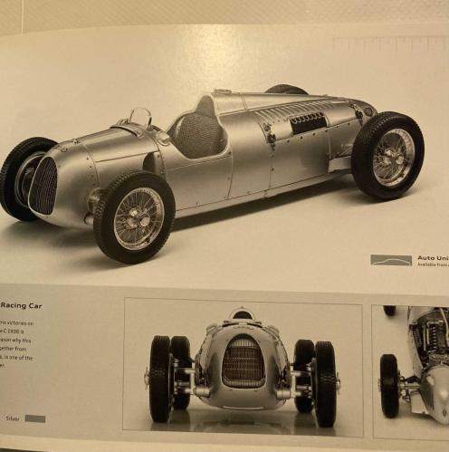 Model araba katalog kitap broşür Nisan 2009 Audi 96 sayfa hologramlı orijinal Almanya Basımı