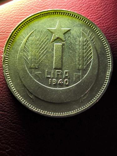 1940 Gümüş İnönü 1 Lira orjinaldir.