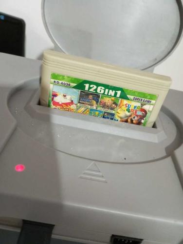 Atari Kaseti '' 126 In 1 Bomberman , Super Mario , Duck Hunt , Baseball , Circus Charlie , Lode Runner , Jewelry Vs.''